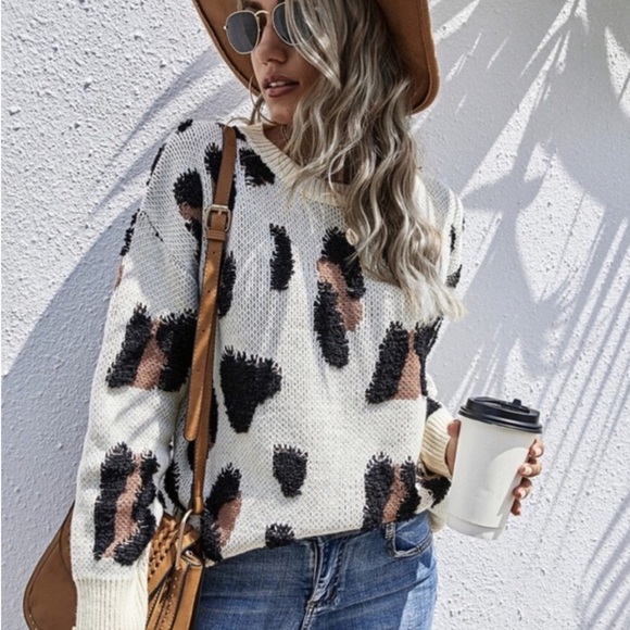 Leopard Print Crew Neck Sweater - Picture 5 of 7